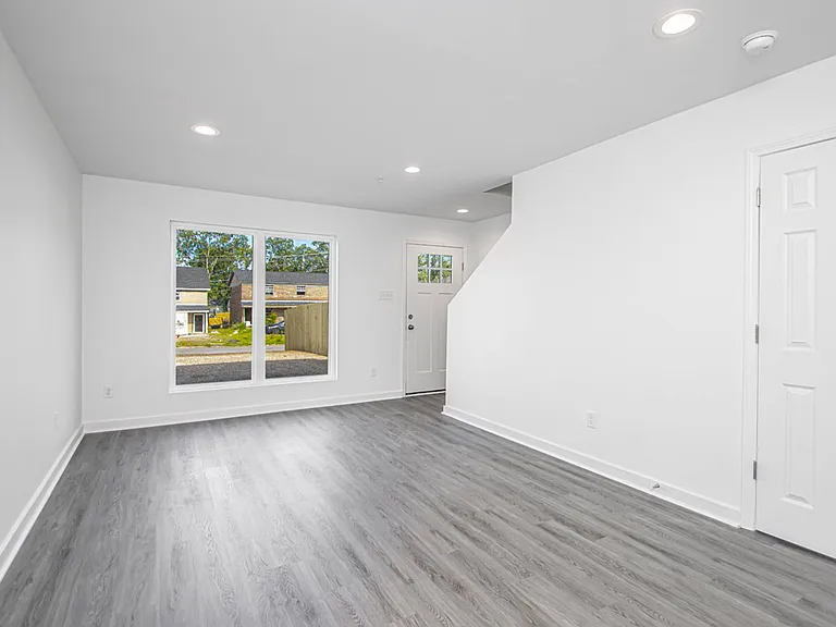 2001 Sanford Dr — Photo 13