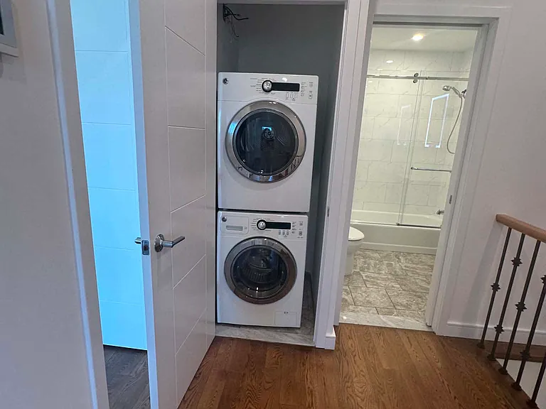 689 Leonard St #4 — Photo 8