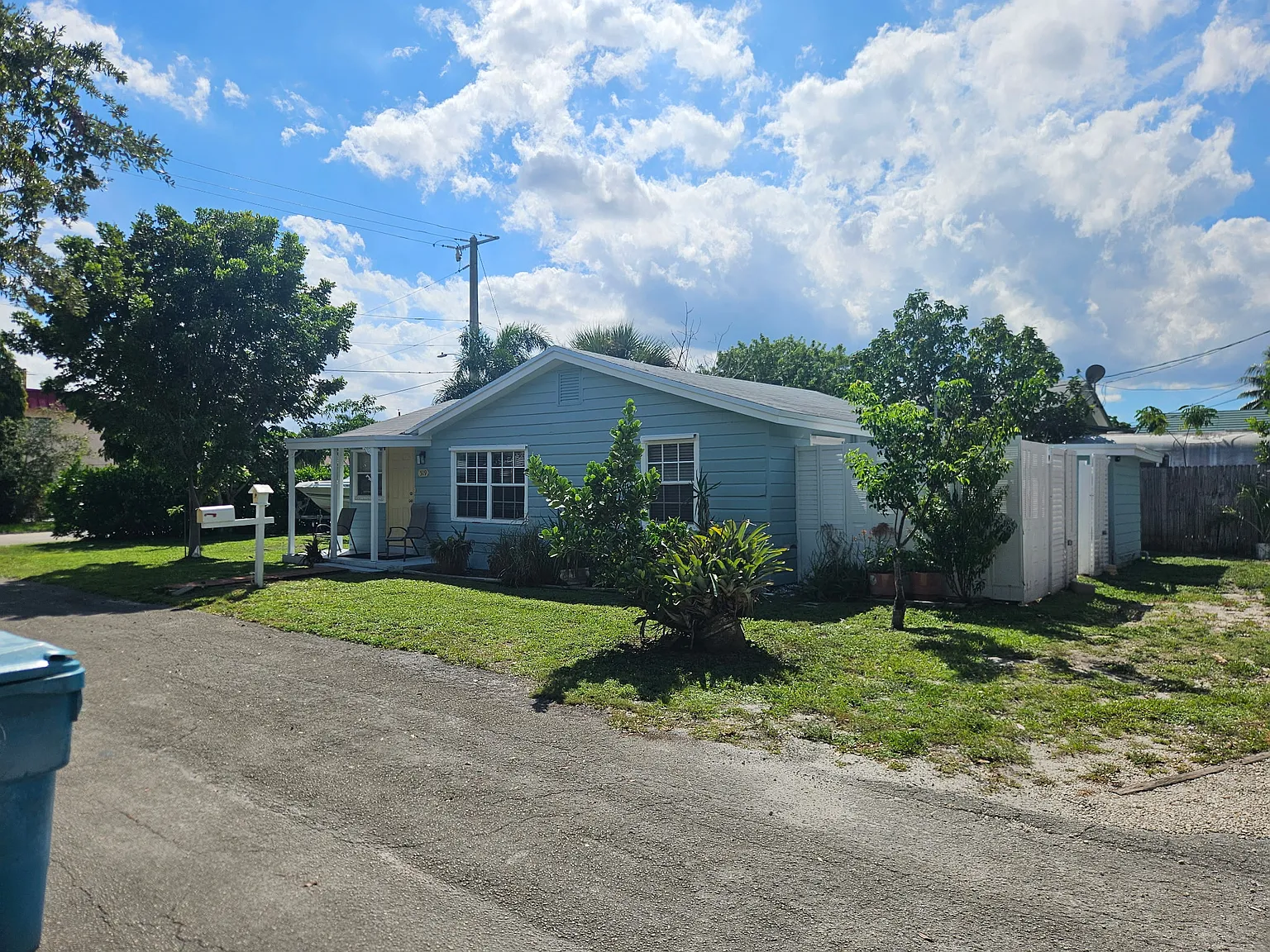 2 bed, 1100 sqft, $2,600 — Photo 2