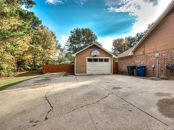 5th image of 6101 N Weatherby Dr