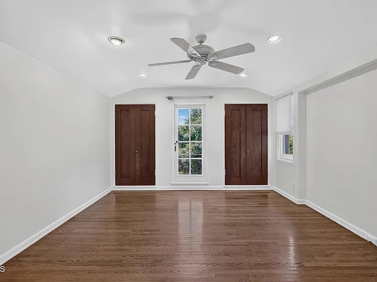 550 Old Mill Rd — Photo 40