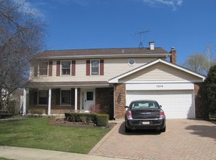 1214 E Milida Ct, Arlington Heights, IL 60004