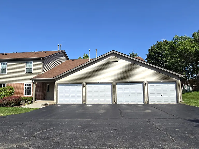 791 E Whispering Oaks Dr — Photo 1