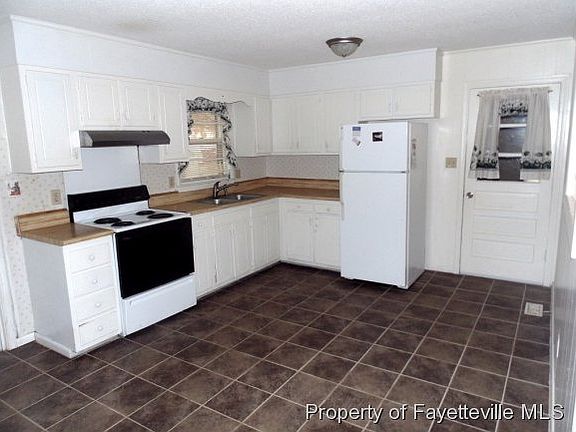 3rd image of 5948 Lexington Dr
