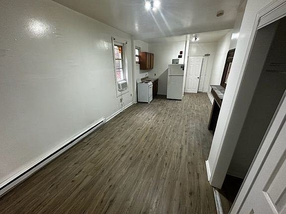 3rd image of 3728 N 16th St #A