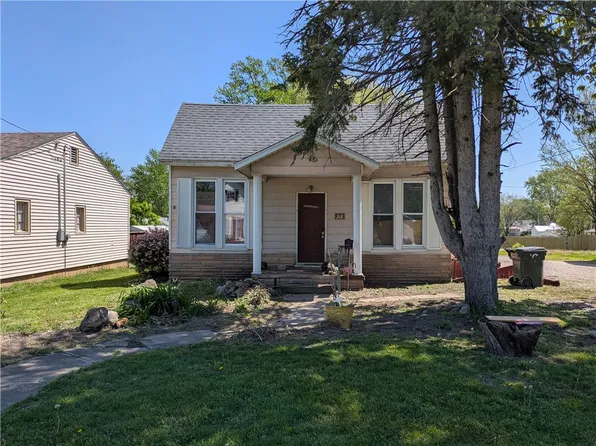 318 N Jefferson St, Paris, IL 61944