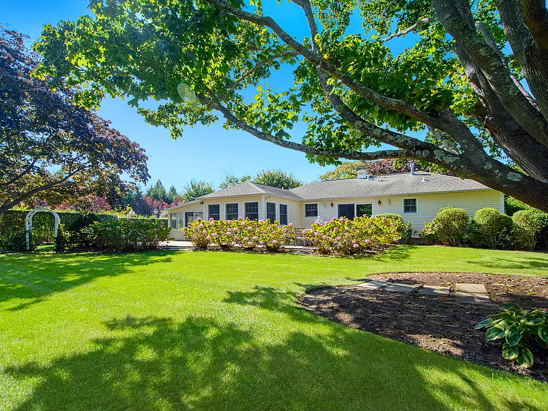 54 Halsey Rd — Photo 17