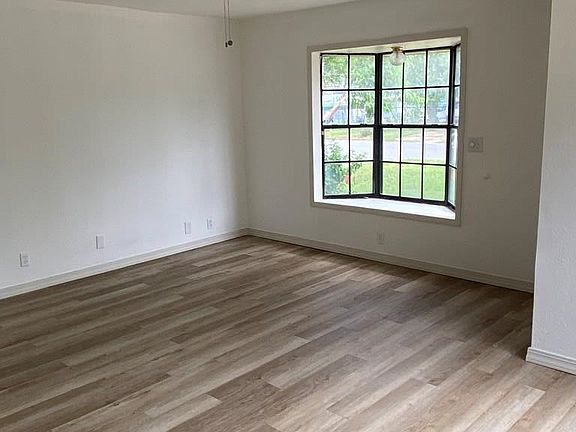 3rd image of 225 Velma St