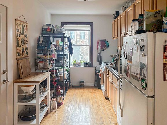 2nd image of 4921 1/2 N Hermitage Ave #1