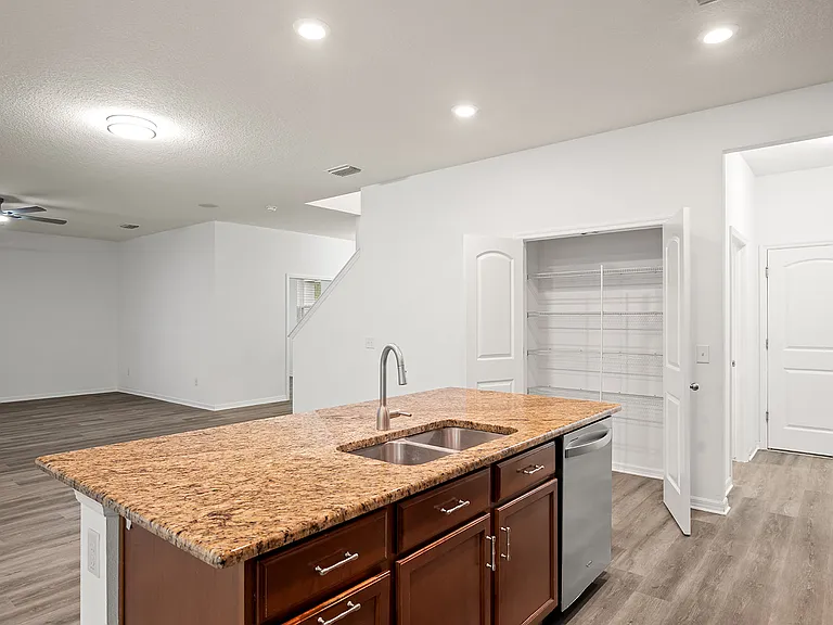 12124 Lake Blvd — Photo 13