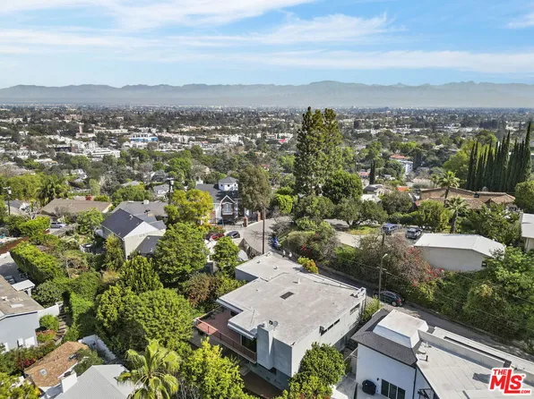 13523 Cheltenham Dr, Sherman Oaks, CA 91423