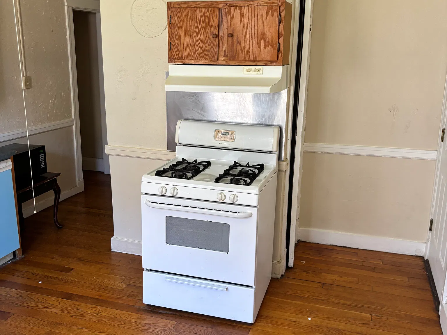 2 bed, 1000 sqft, $1,800 — Photo 3