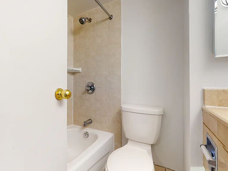 341 Maclaren St — Photo 23