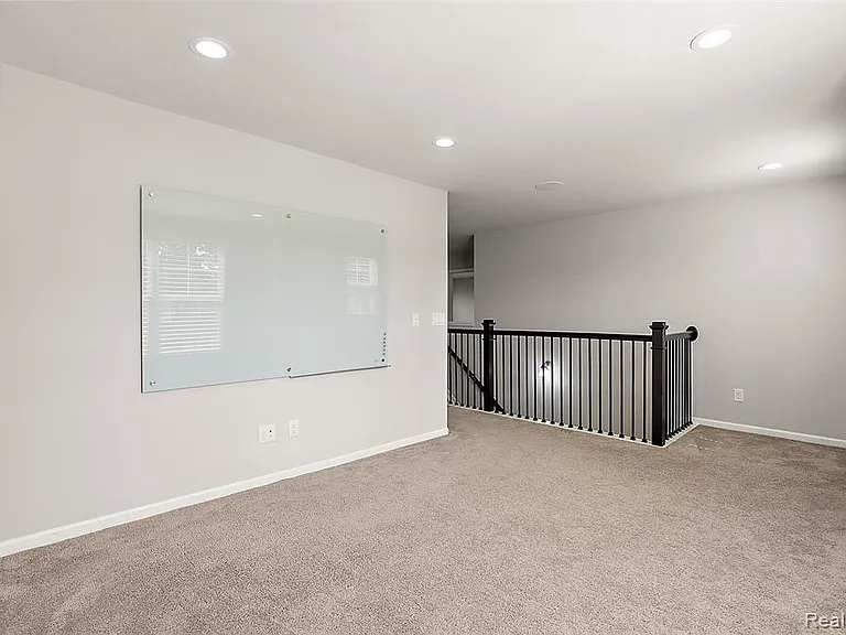 31065 Tremont Ln — Photo 24