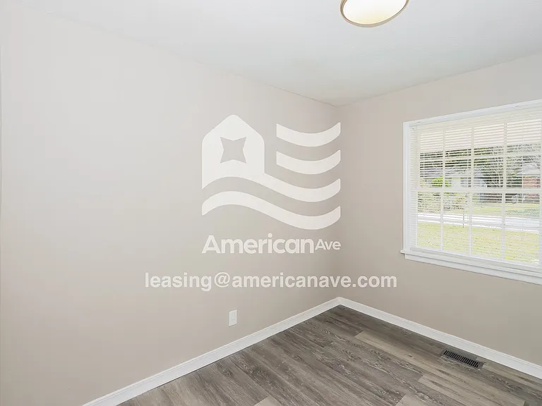 1825287_013_wm_-_bedroom_13187301.jpg
