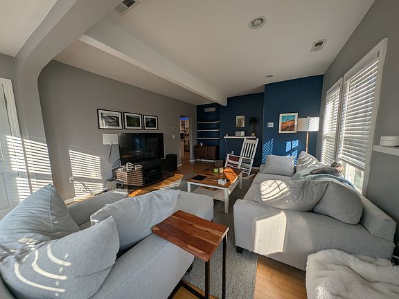 2nd image of 27-29 Clayton St #2
