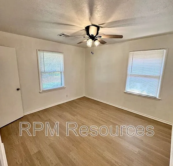 6716 NW 29th St — Photo 16