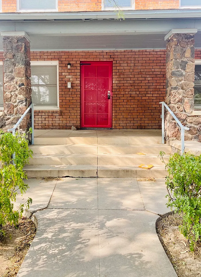 3 bed, 2.0 bath, $2,400 — Photo 2