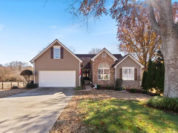 8915 Watersedge Ct, Gainesville, GA 30506