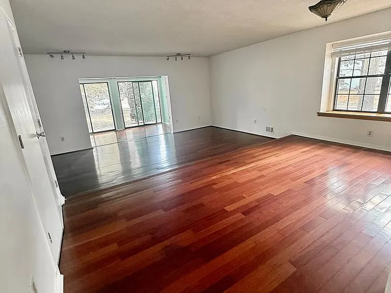 9 Latta Ct — Photo 4