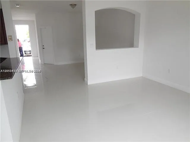 10763 NW 81st Ln — Photo 3