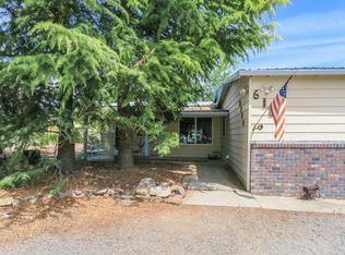 6186 Iris Ln, Central Pt, OR 97502