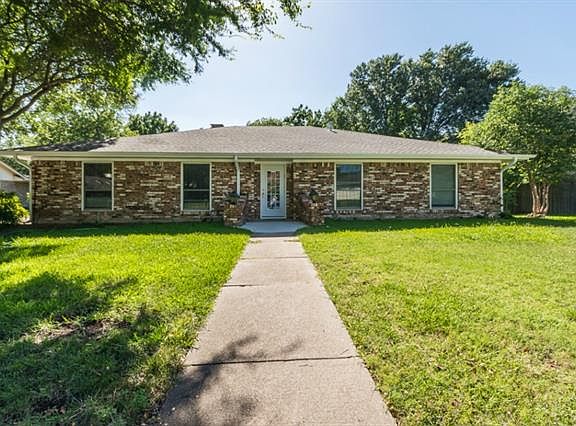 5th image of 1001 Valley Creek Dr