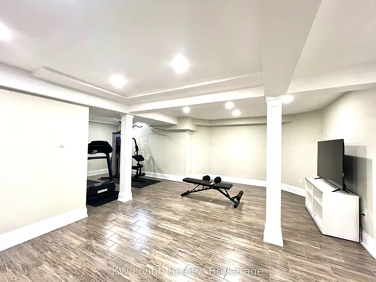 128 Palomino Dr — Photo 42