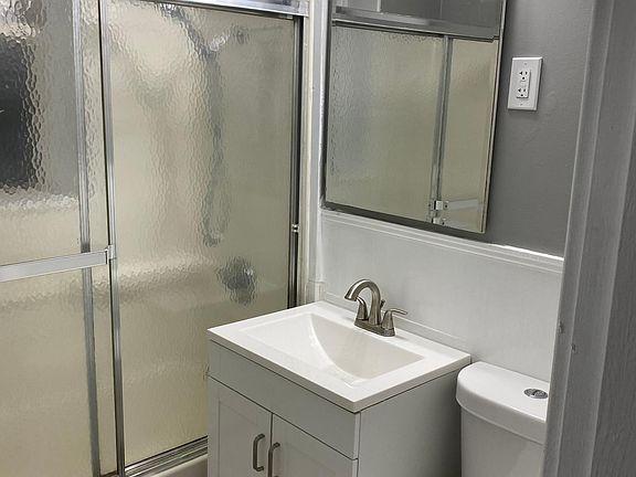 5th image of 284 Revere Ave Floor 1