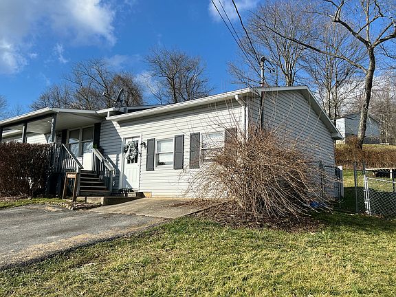 2nd image of 25 Forest Hills Dr #404
