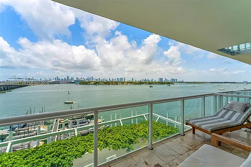 520 West Ave Photo 1