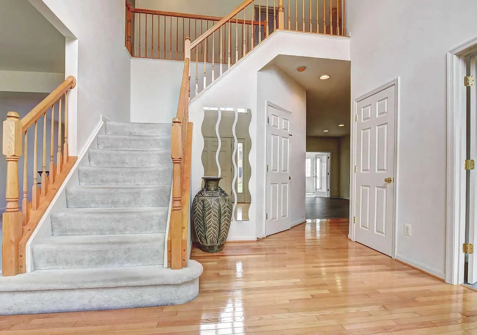 4 bed, 5.5 bath, 5460 sqft, $3,850 — Photo 3