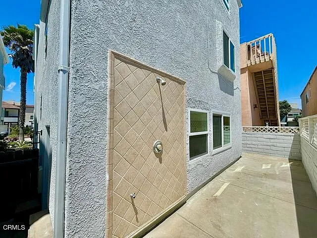 108 Los Feliz St — Photo 6