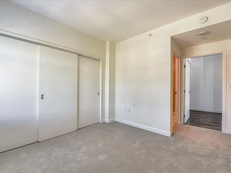 175 W Saint James St #508 — Photo 9