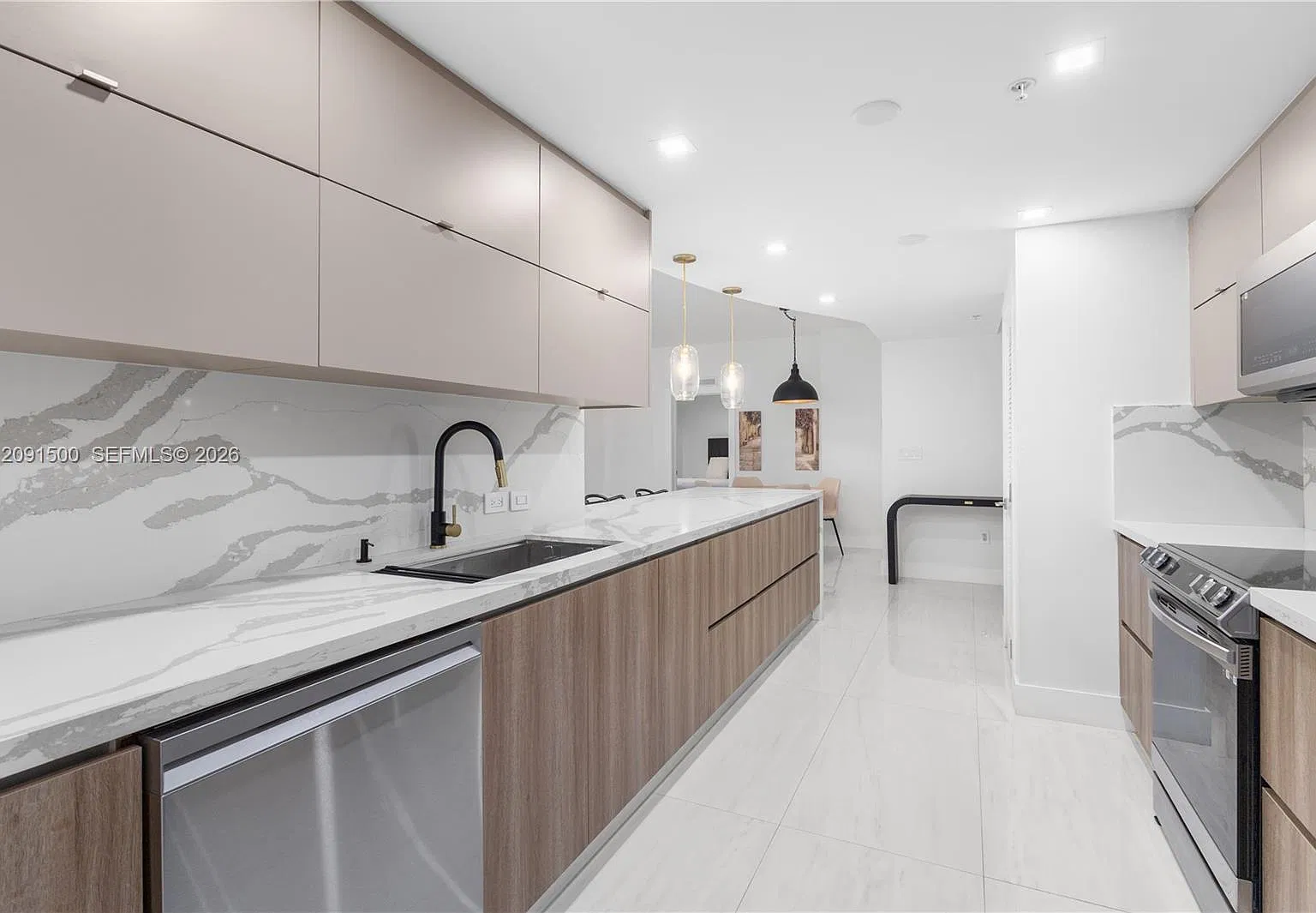Eastside At Aventura Cond — Photo 2
