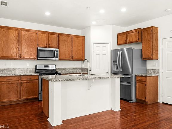 3rd image of 1785 Catania Dr