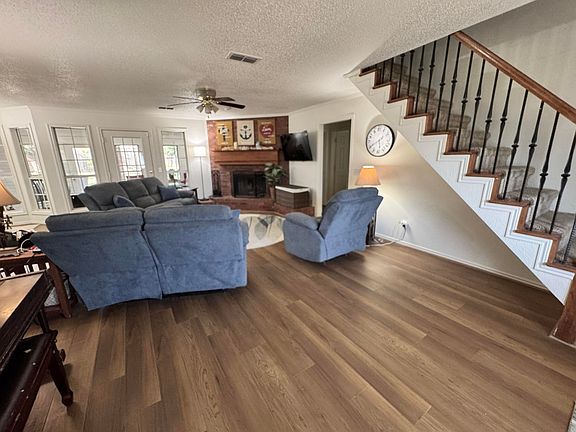 4th image of 3400 Grandview Dr