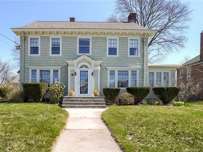 898 Ocean Avenue, New London, CT, 06320