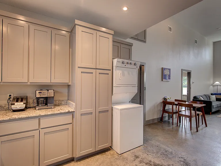 604 Maple St #2 — Photo 5