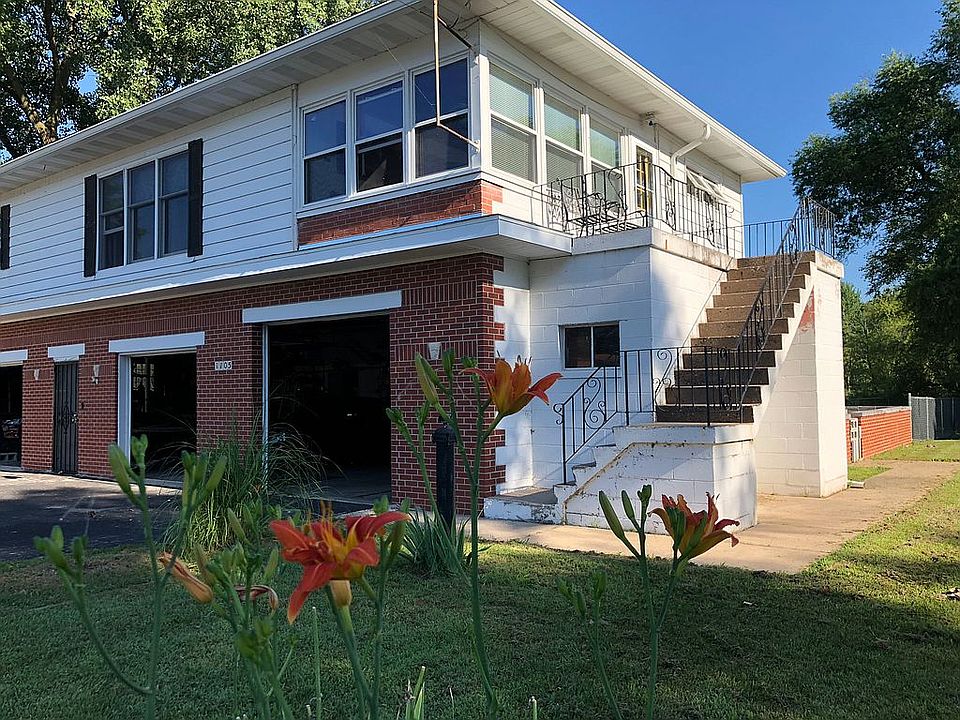 1st image of 1105 N Shore Dr