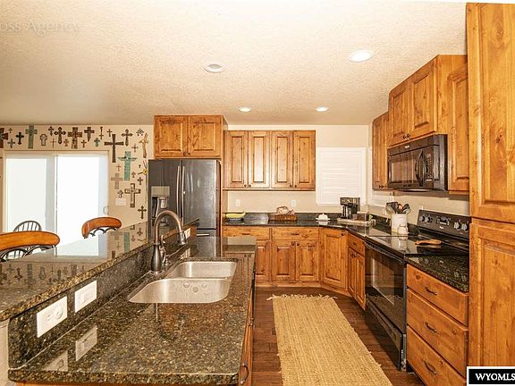 5th image of 994 Eagle Dr