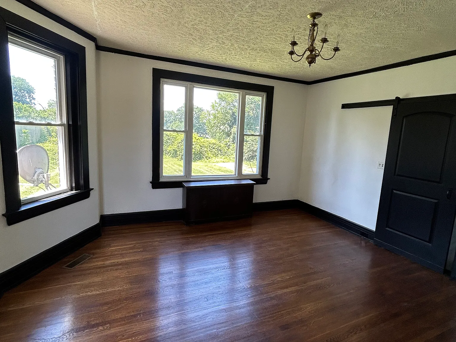 3421 Trimble Ave — Photo 4