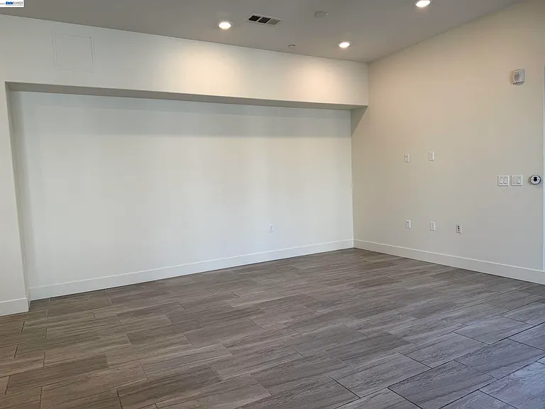 1625 Delano St #31A — Photo 4