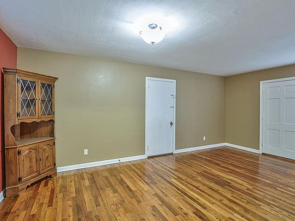 4th image of 314 Murat St