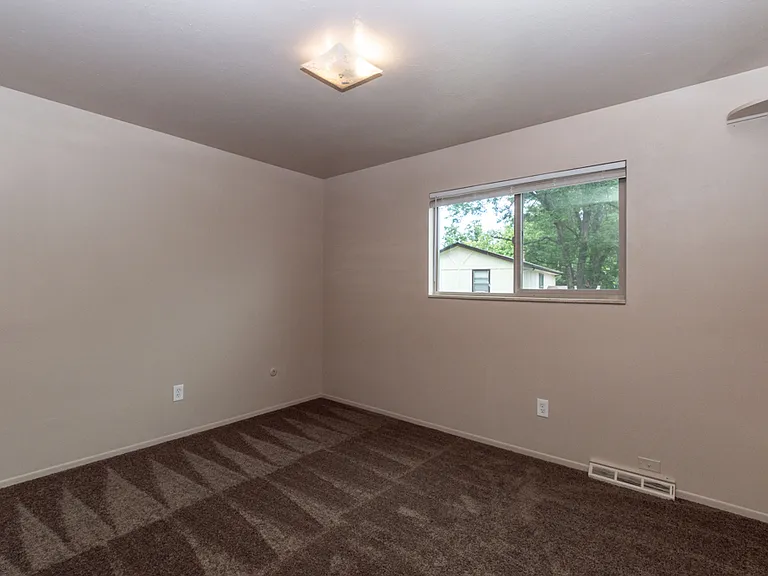 6674 Braun Ct — Photo 20