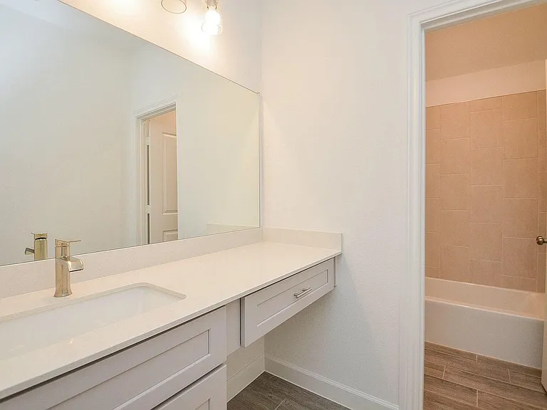 3811 Hermitage Dr — Photo 30