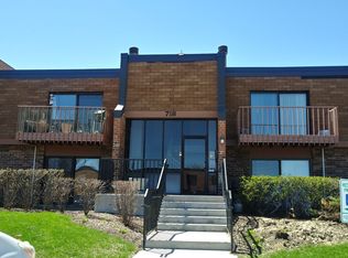 718 Tipperary Ct APT 2C, Schaumburg, IL 60193