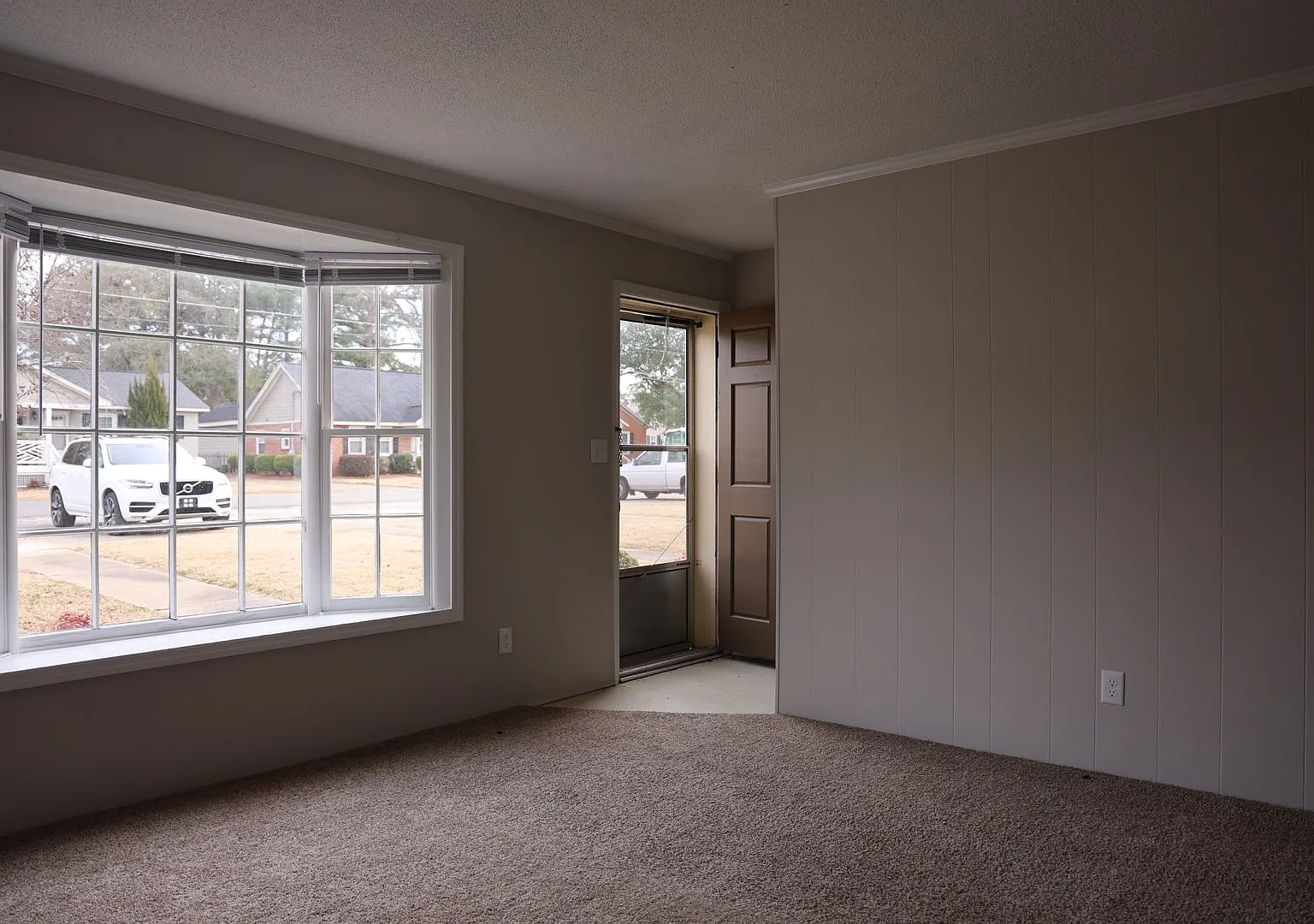 Charming 2bd 1.5ba — Photo 3