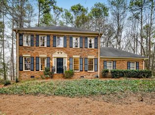 2410 Roxburgh Dr, Roswell, GA 30076
