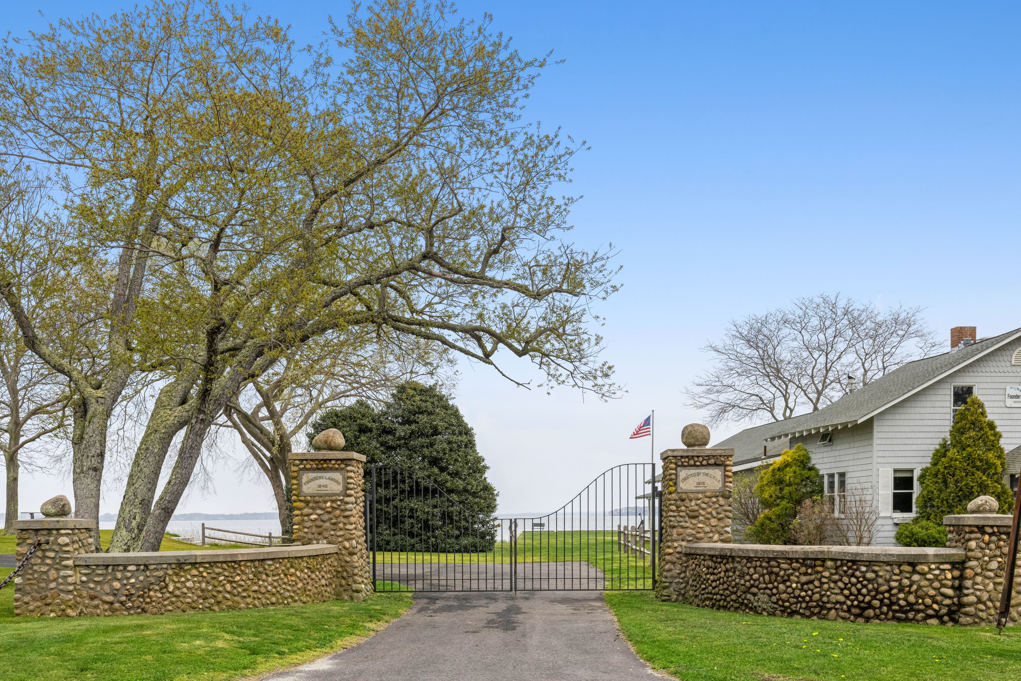 450 Mechanic St, Southold, NY 11971 Out East